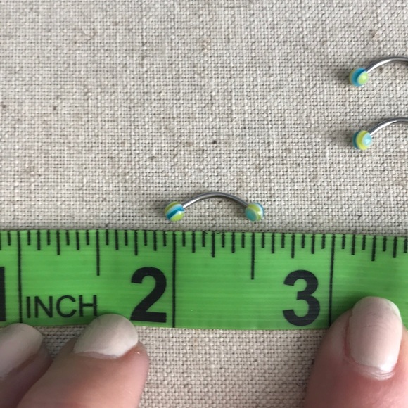 16g curved barbell - Picture 2 of 3